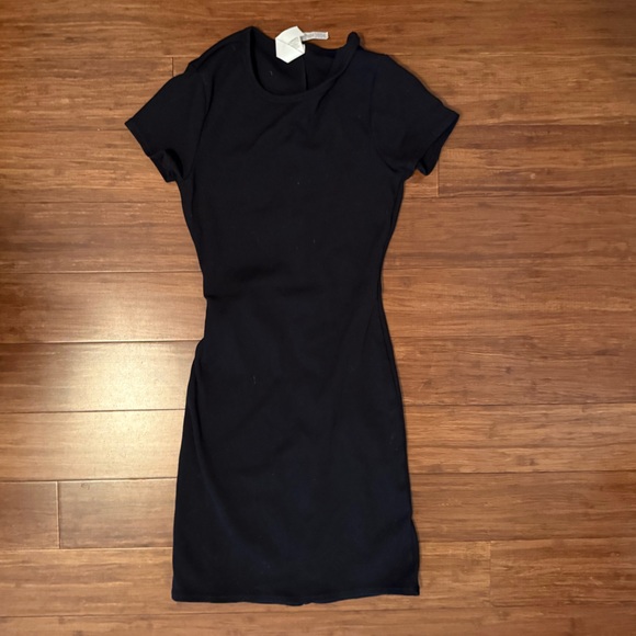 ALO Goddess Black Ribbed Short Sleeve Dress - Picture 3 of 8
